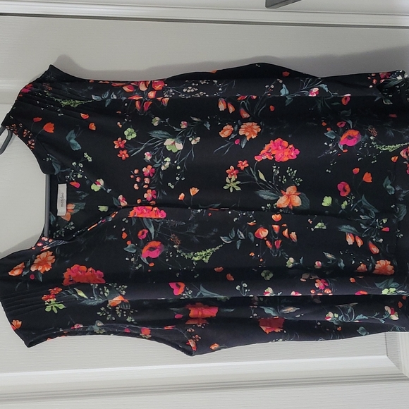 Summer top - Picture 1 of 6